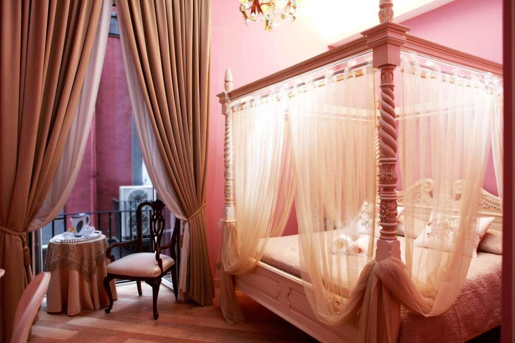 نابولي Hotel Lanfipe Palace الغرفة الصورة